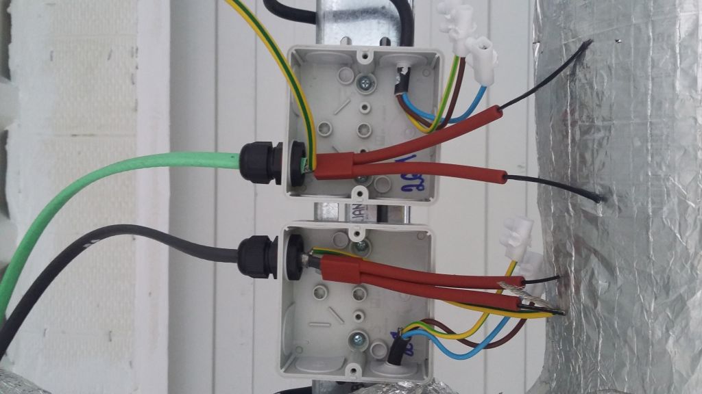 Připojení samoregulačního topné kabely do instalační krabice