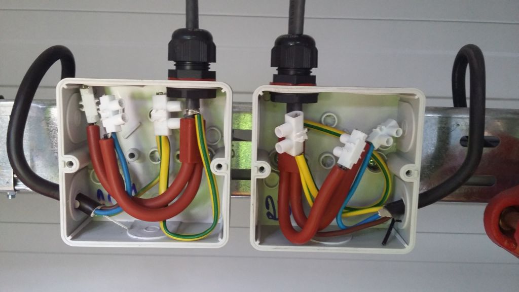 Napojovací sada pro připojení samoregulačního topného kabelu v instalační krabici