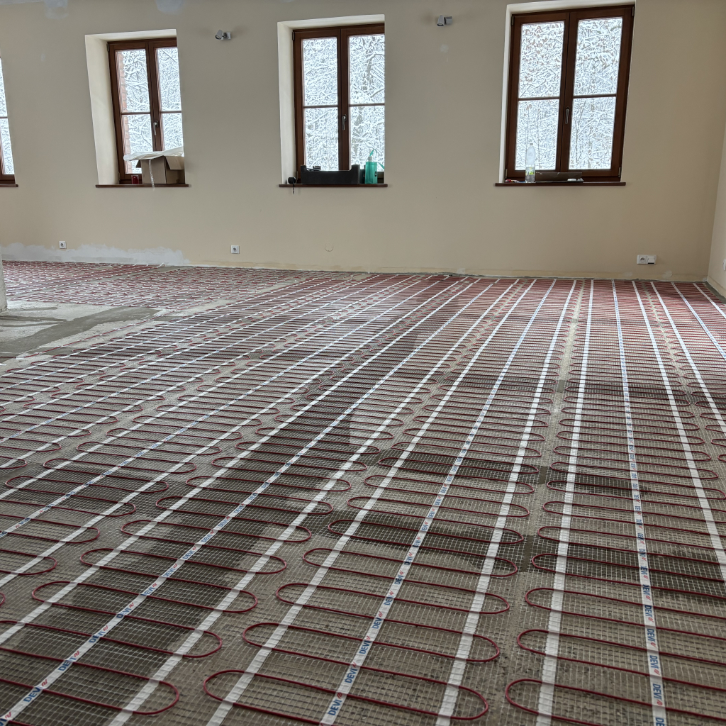 Extra tenká dvoužilová topný rohož s výkonem 100W/m, dvoužilová konstrukce s ochranným opletení, vhodná i do koupelen. Vhodné na rekonstrukce podlah.